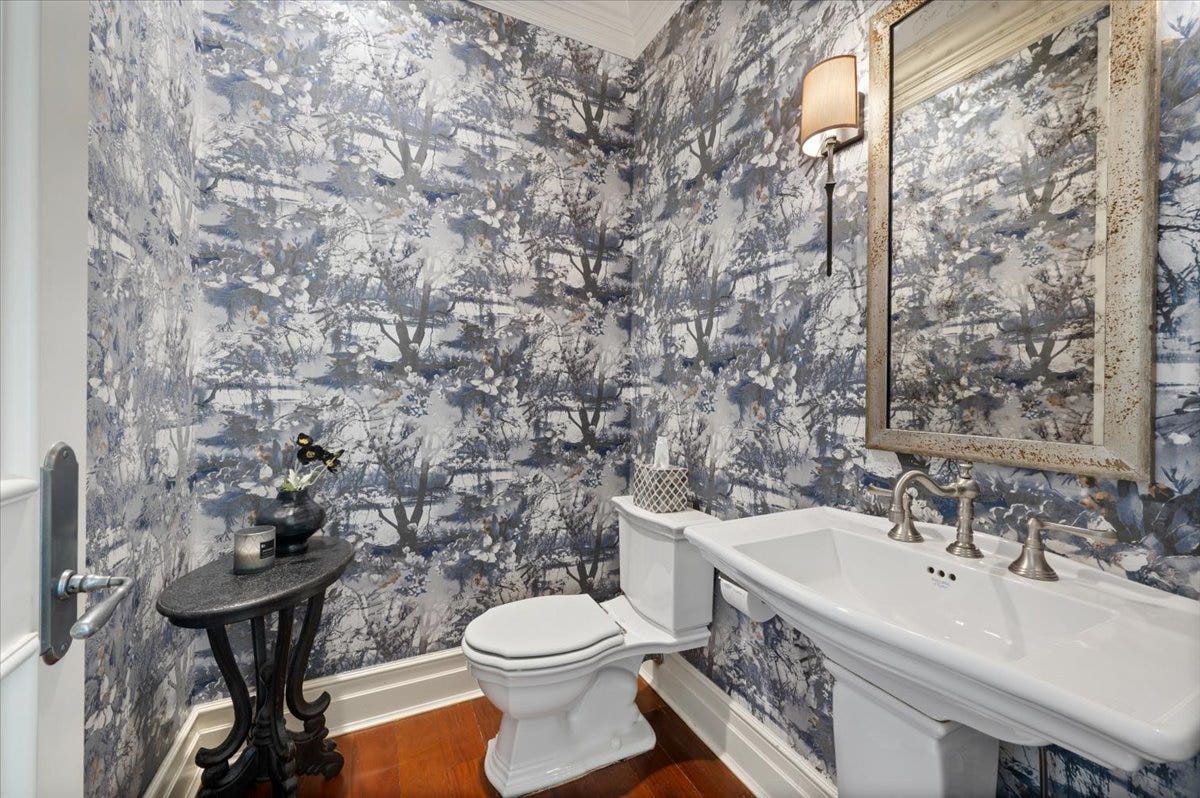 1235 Longmeadow Lane, Glencoe, IL 60022 1235 Longmeadow Lane, Glencoe, IL 60022