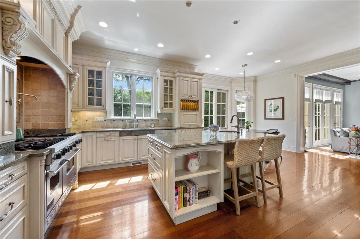 1235 Longmeadow Lane, Glencoe, IL 60022 1235 Longmeadow Lane, Glencoe, IL 60022