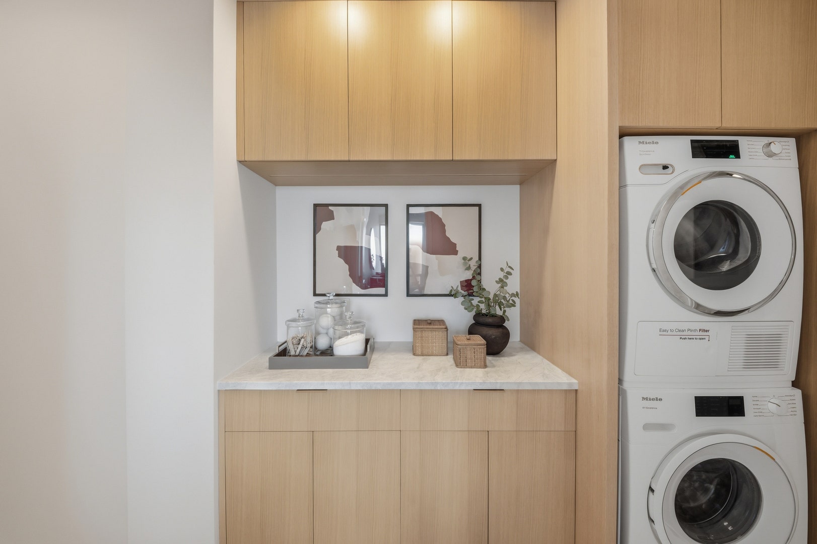 111 E Chestnut Street, #PH-AB, Chicago, IL 60611 111 E Chestnut Street, #PH-AB, Chicago, IL 60611