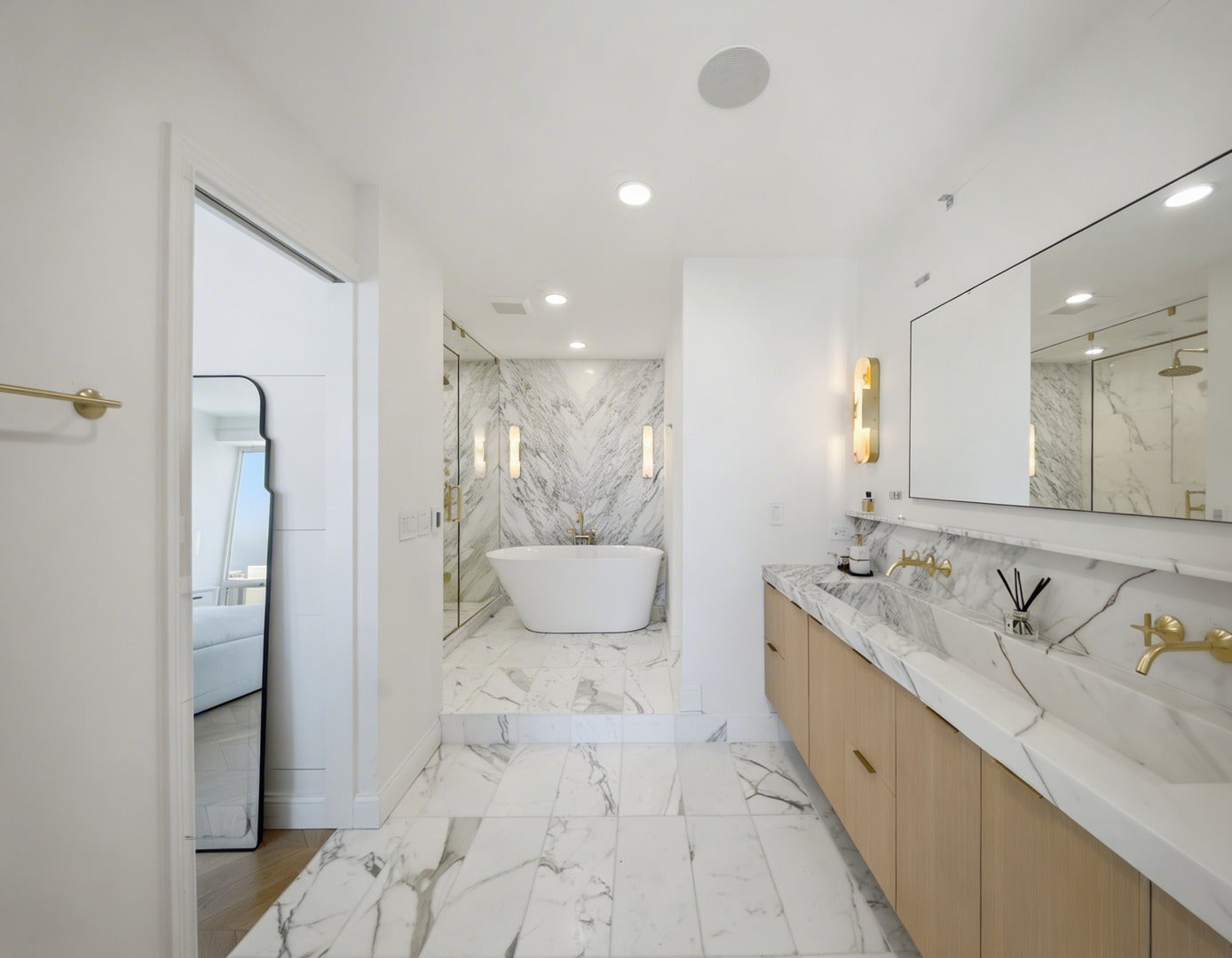 111 E Chestnut Street, #PH-AB, Chicago, IL 60611 111 E Chestnut Street, #PH-AB, Chicago, IL 60611