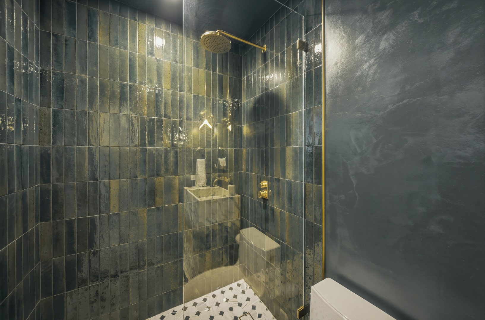 111 E Chestnut Street, #PH-AB, Chicago, IL 60611 111 E Chestnut Street, #PH-AB, Chicago, IL 60611