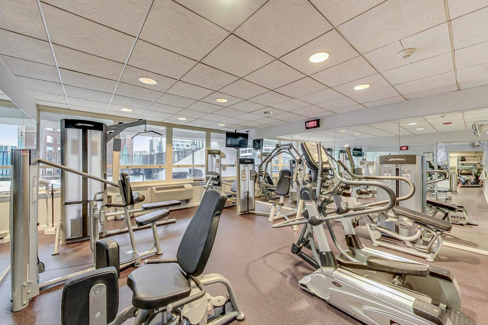 111 E Chestnut Street, #PH-AB, Chicago, IL 60611 111 E Chestnut Street, #PH-AB, Chicago, IL 60611