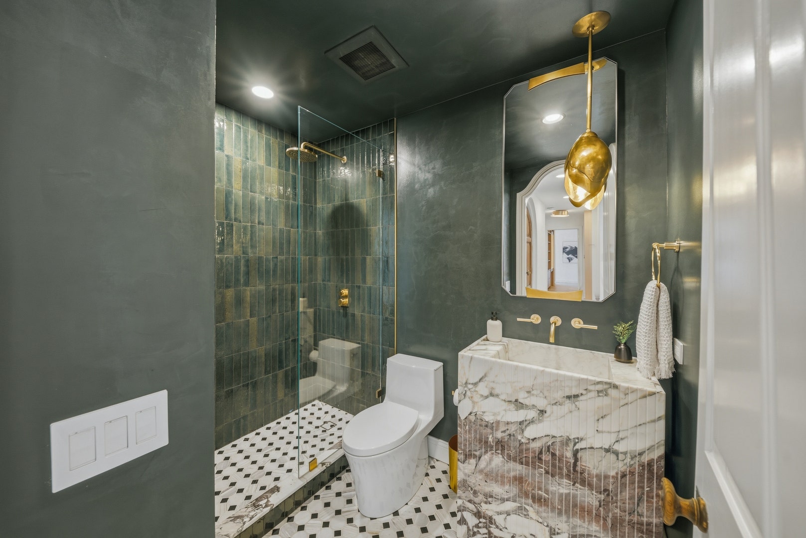 111 E Chestnut Street, #PH-AB, Chicago, IL 60611 111 E Chestnut Street, #PH-AB, Chicago, IL 60611