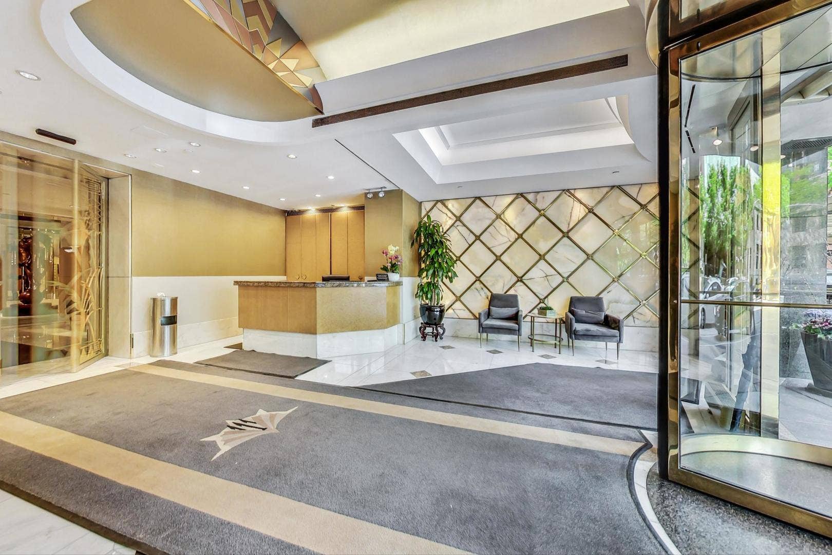 111 E Chestnut Street, #PH-AB, Chicago, IL 60611 111 E Chestnut Street, #PH-AB, Chicago, IL 60611