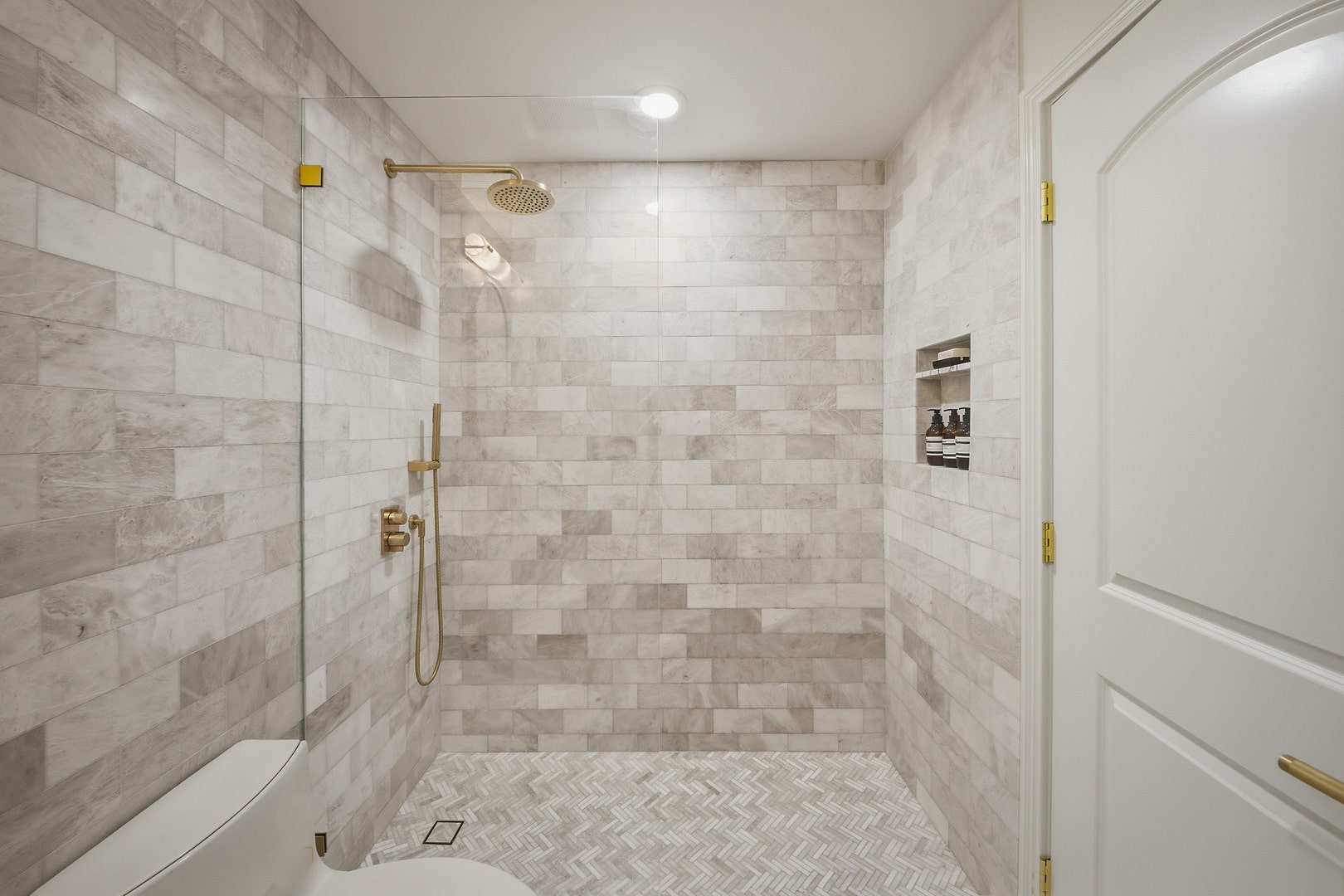 111 E Chestnut Street, #PH-AB, Chicago, IL 60611 111 E Chestnut Street, #PH-AB, Chicago, IL 60611
