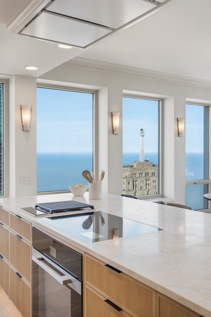 111 E Chestnut Street, #PH-AB, Chicago, IL 60611 111 E Chestnut Street, #PH-AB, Chicago, IL 60611