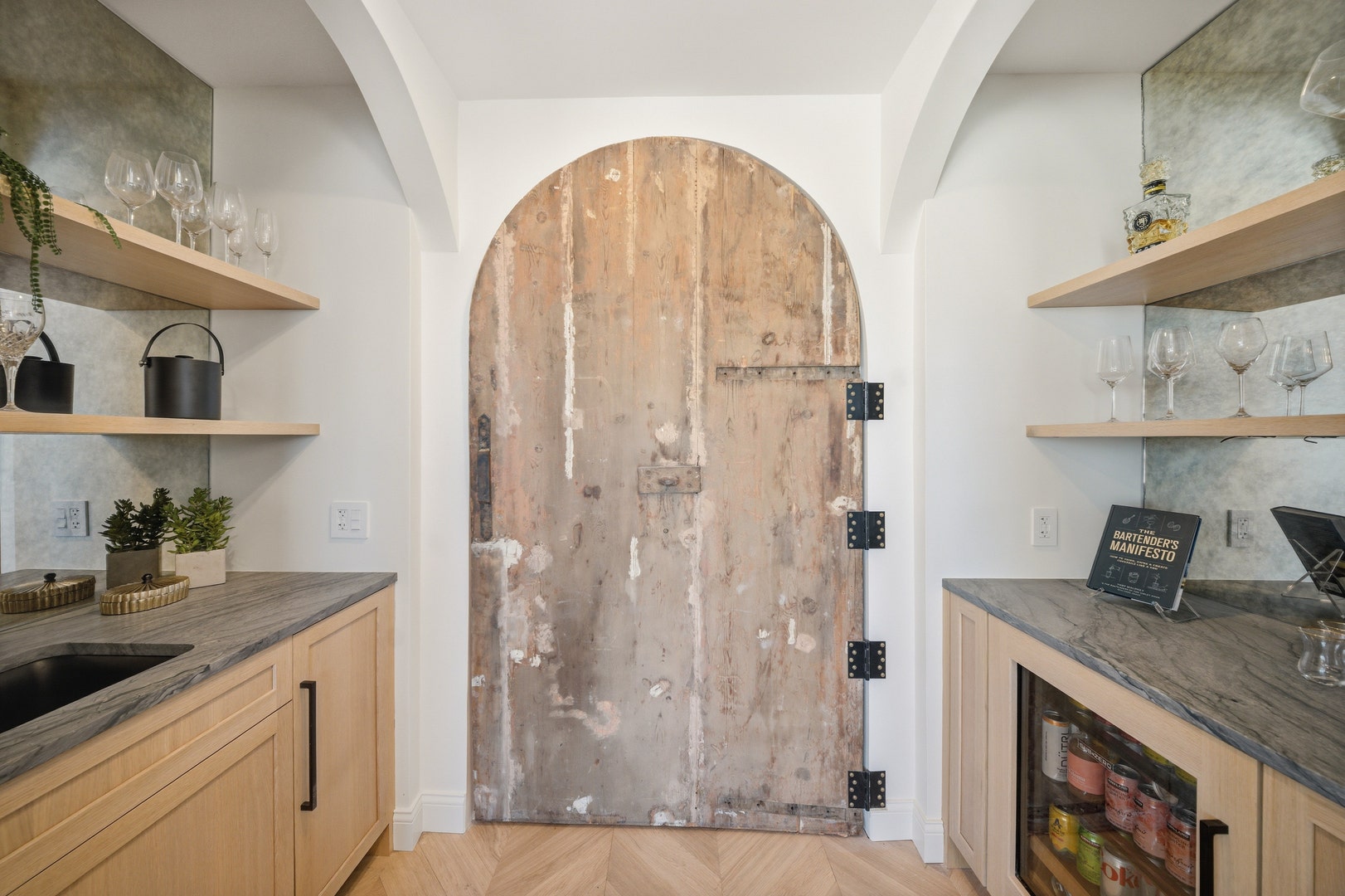 111 E Chestnut Street, #PH-AB, Chicago, IL 60611 111 E Chestnut Street, #PH-AB, Chicago, IL 60611