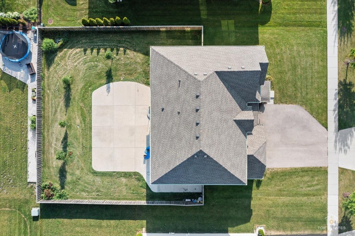 3617 Emerald Road, Elgin, IL 60124 3617 Emerald Road, Elgin, IL 60124