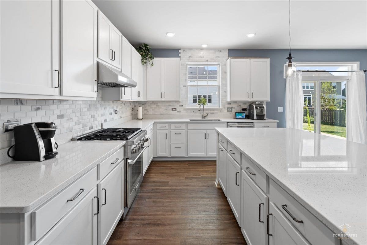 3617 Emerald Road, Elgin, IL 60124 3617 Emerald Road, Elgin, IL 60124
