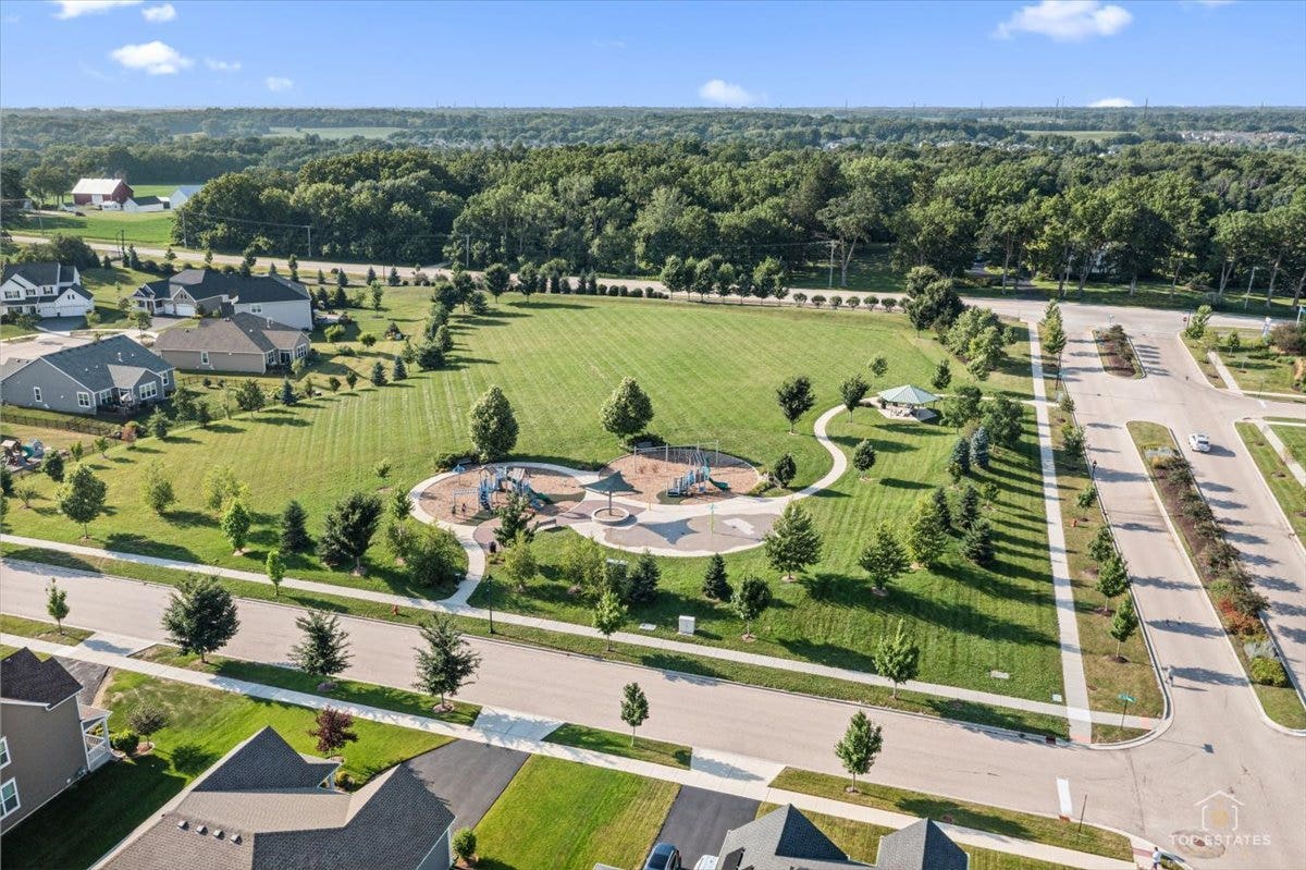 3617 Emerald Road, Elgin, IL 60124 3617 Emerald Road, Elgin, IL 60124