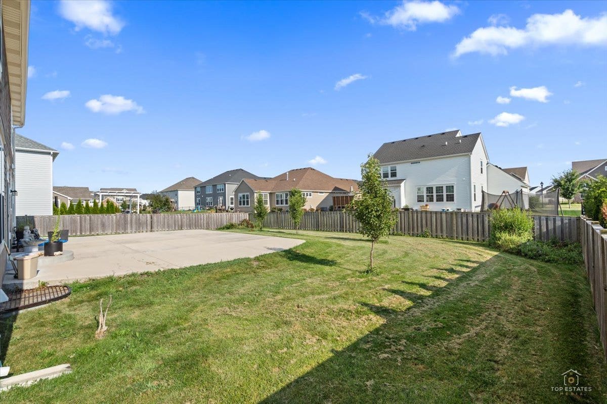 3617 Emerald Road, Elgin, IL 60124 3617 Emerald Road, Elgin, IL 60124