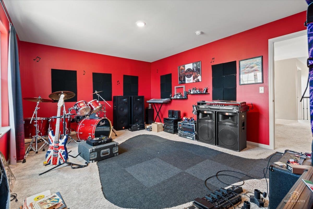 3617 Emerald Road, Elgin, IL 60124 3617 Emerald Road, Elgin, IL 60124