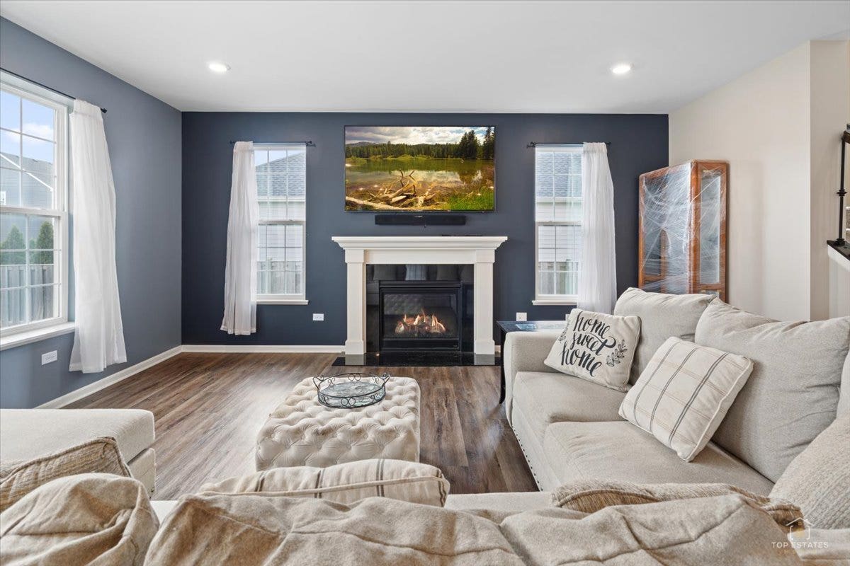 3617 Emerald Road, Elgin, IL 60124 3617 Emerald Road, Elgin, IL 60124