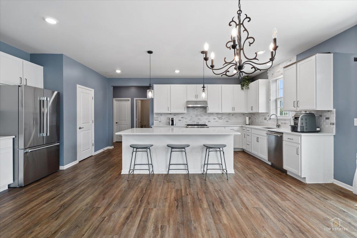 3617 Emerald Road, Elgin, IL 60124 3617 Emerald Road, Elgin, IL 60124