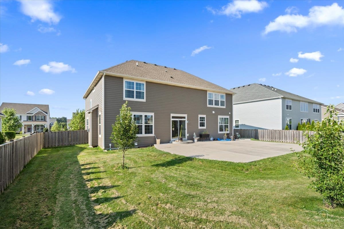 3617 Emerald Road, Elgin, IL 60124 3617 Emerald Road, Elgin, IL 60124