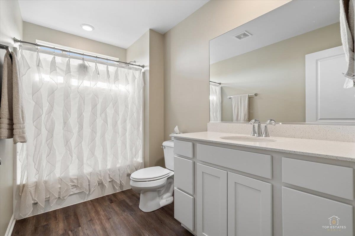 3617 Emerald Road, Elgin, IL 60124 3617 Emerald Road, Elgin, IL 60124