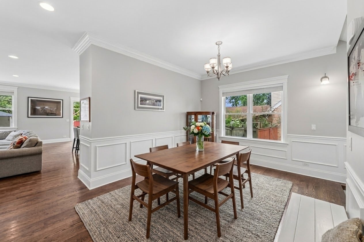 1110 Chestnut Street, Deerfield, IL 60015