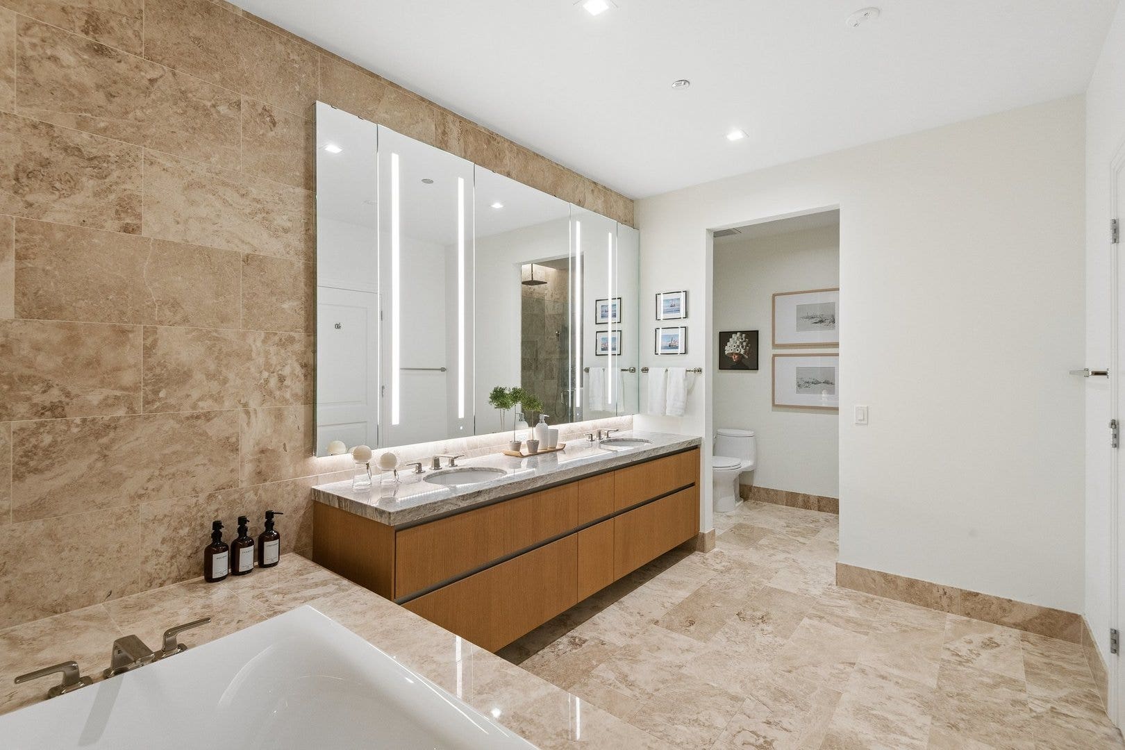 363 E Wacker Drive, #4209, Chicago, IL 60601