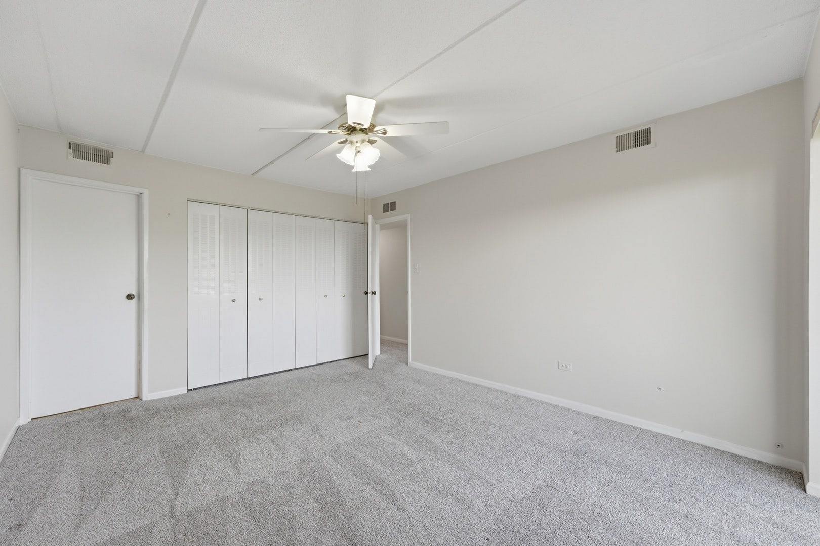 512 Redondo Drive, #509, Downers Grove, IL 60516 512 Redondo Drive, #509, Downers Grove, IL 60516