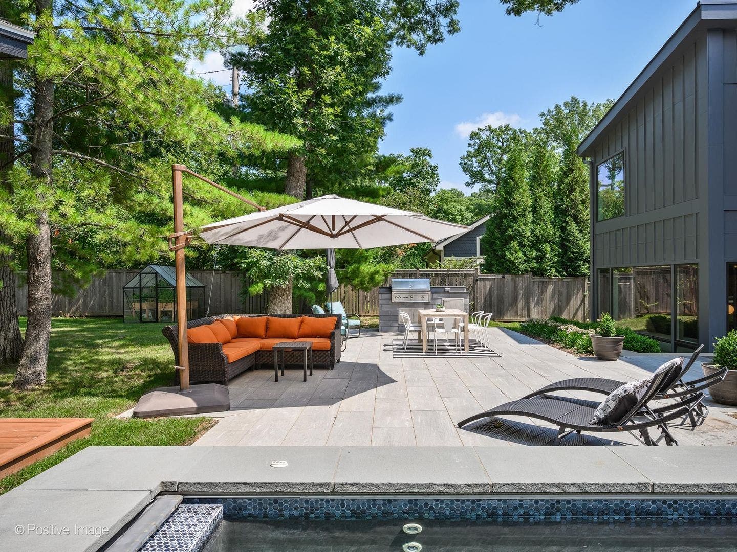 344 E Witchwood Lane, Lake Bluff, IL 60044