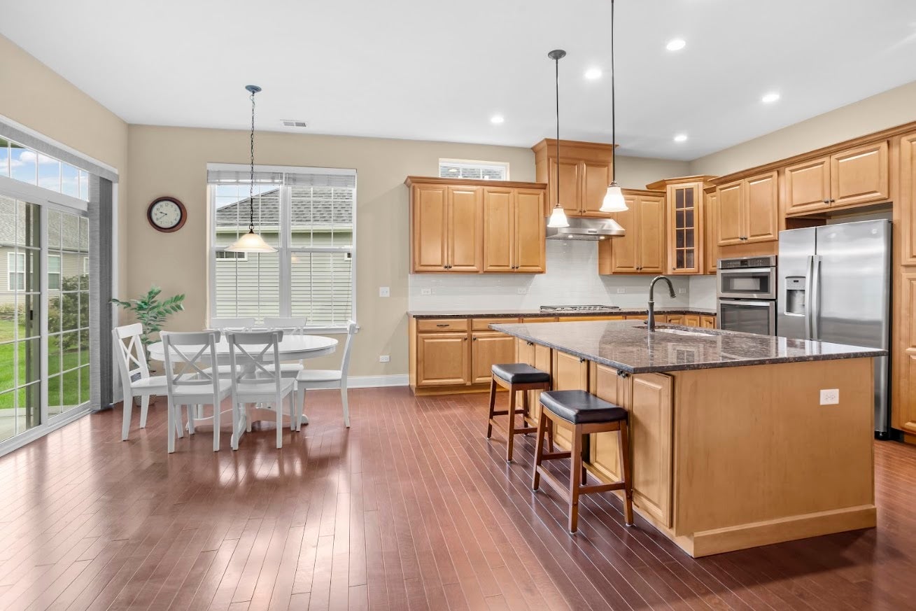 3856 Double Eagle Drive, Elgin, IL 60124 3856 Double Eagle Drive, Elgin, IL 60124