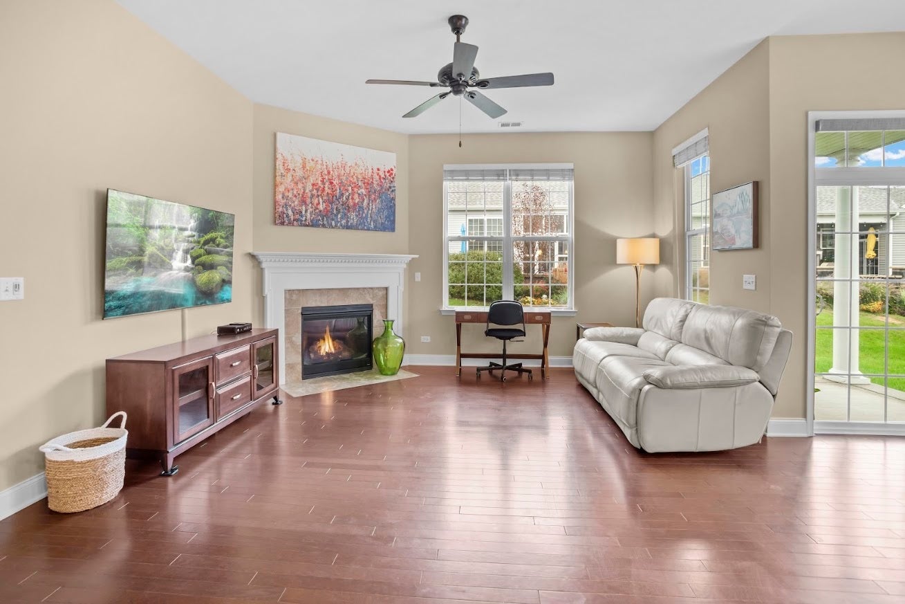 3856 Double Eagle Drive, Elgin, IL 60124 3856 Double Eagle Drive, Elgin, IL 60124