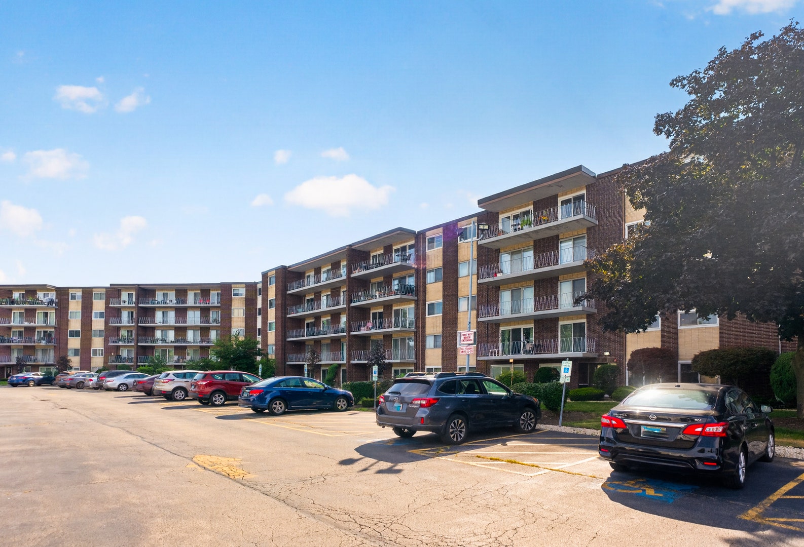 2900 Maple Avenue, #14E, Downers Grove, IL 60515 2900 Maple Avenue, #14E, Downers Grove, IL 60515