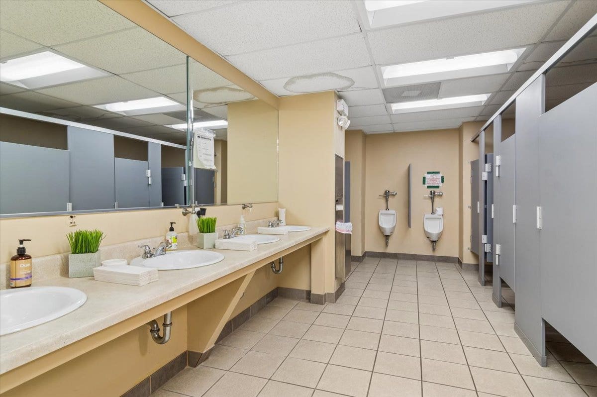 4024 N Tripp Avenue, Chicago, IL 60641 4024 N Tripp Avenue, Chicago, IL 60641