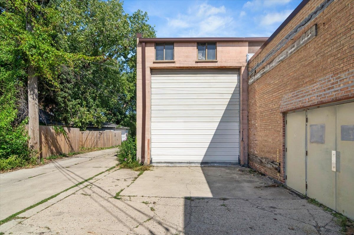 4024 N Tripp Avenue, Chicago, IL 60641 4024 N Tripp Avenue, Chicago, IL 60641