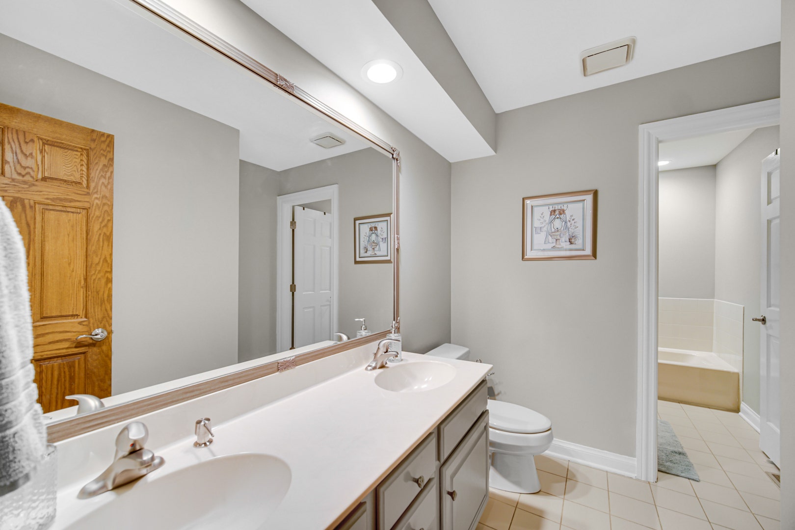 1024 Trillium Trail, West Chicago, IL 60185