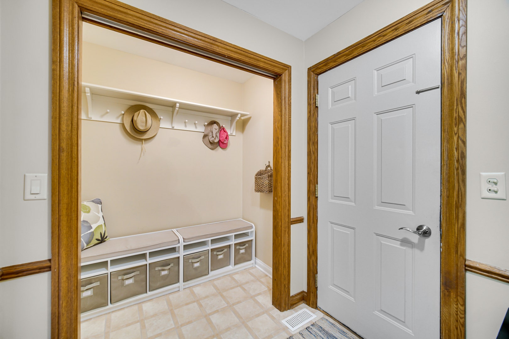 1024 Trillium Trail, West Chicago, IL 60185