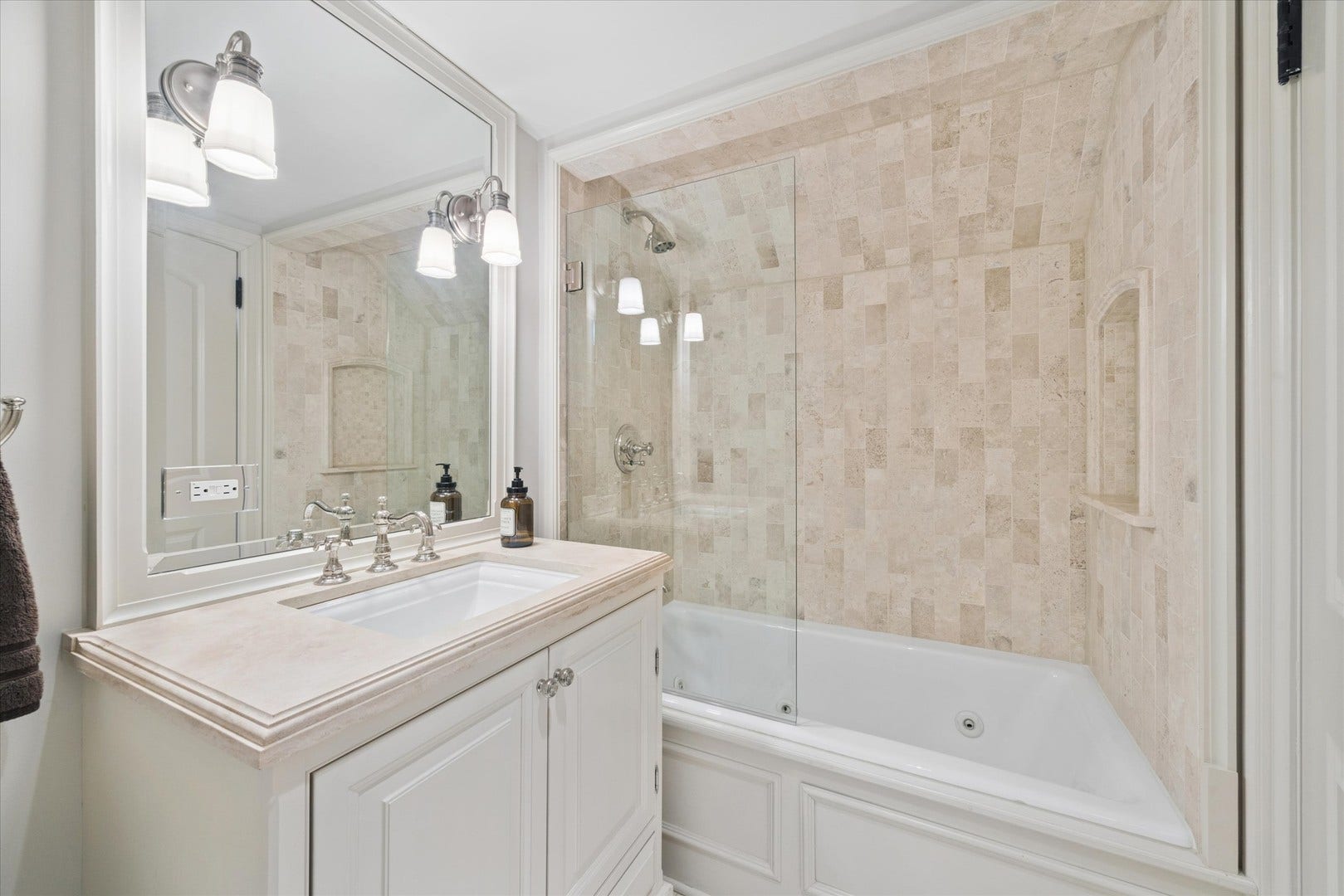 325 Princeton Road, Hinsdale, IL 60521 325 Princeton Road, Hinsdale, IL 60521