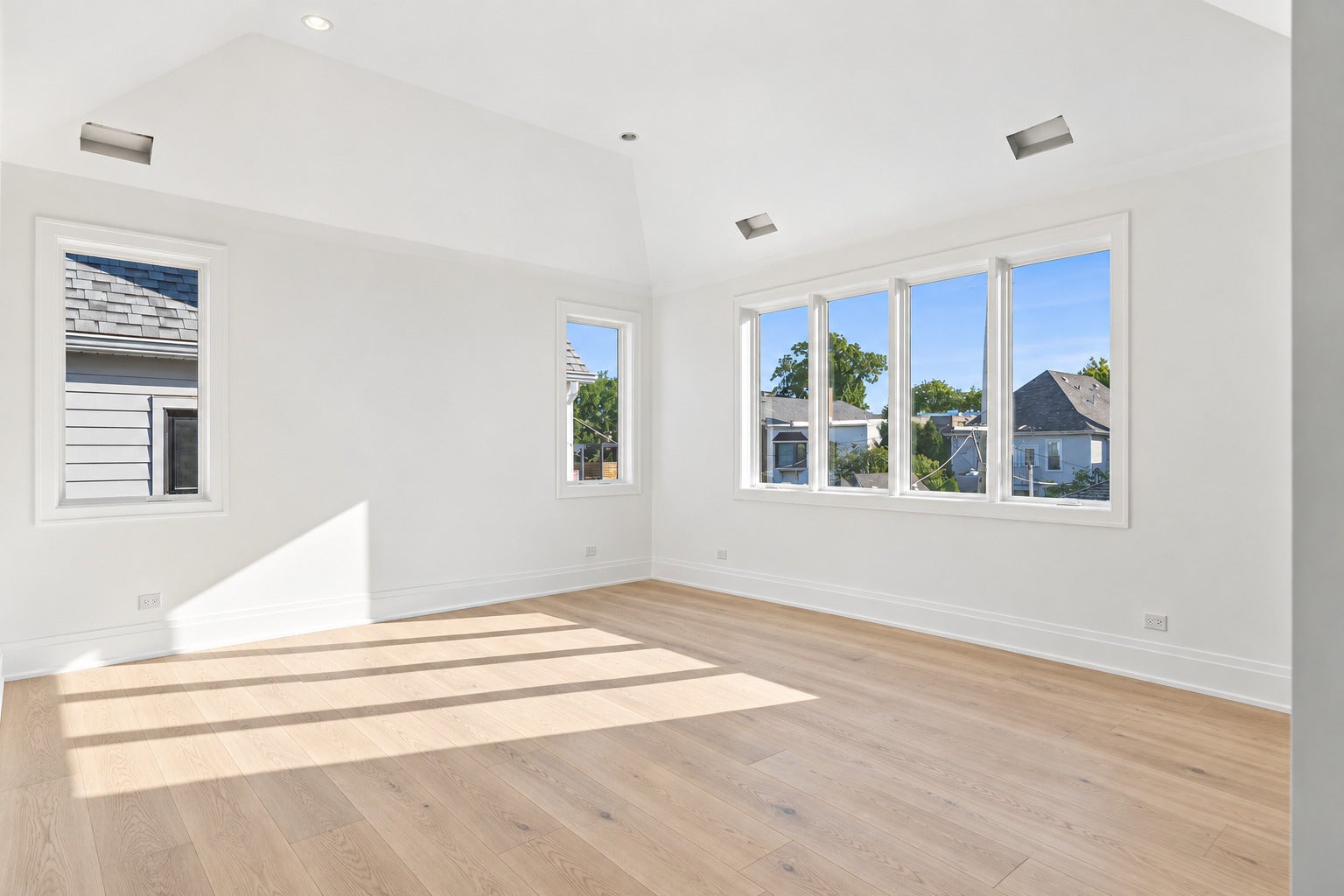 3909 N Hamilton Avenue, Chicago, IL 60618 3909 N Hamilton Avenue, Chicago, IL 60618