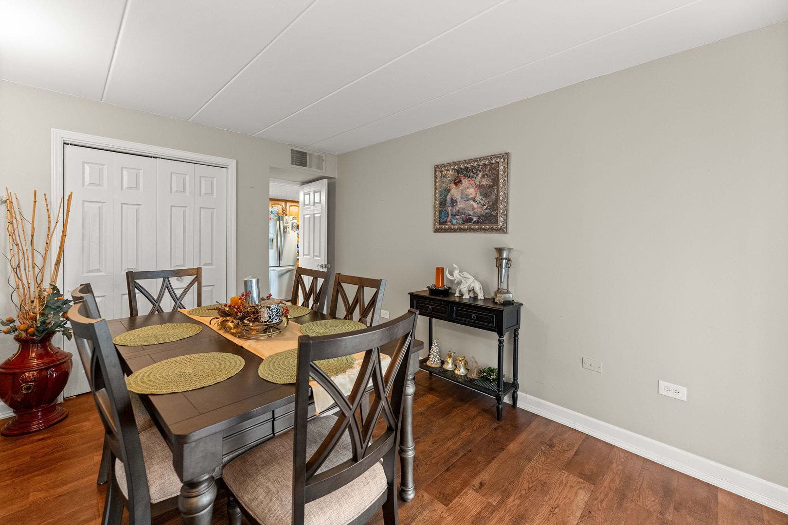 2900 Maple Avenue, #18A, Downers Grove, IL 60515