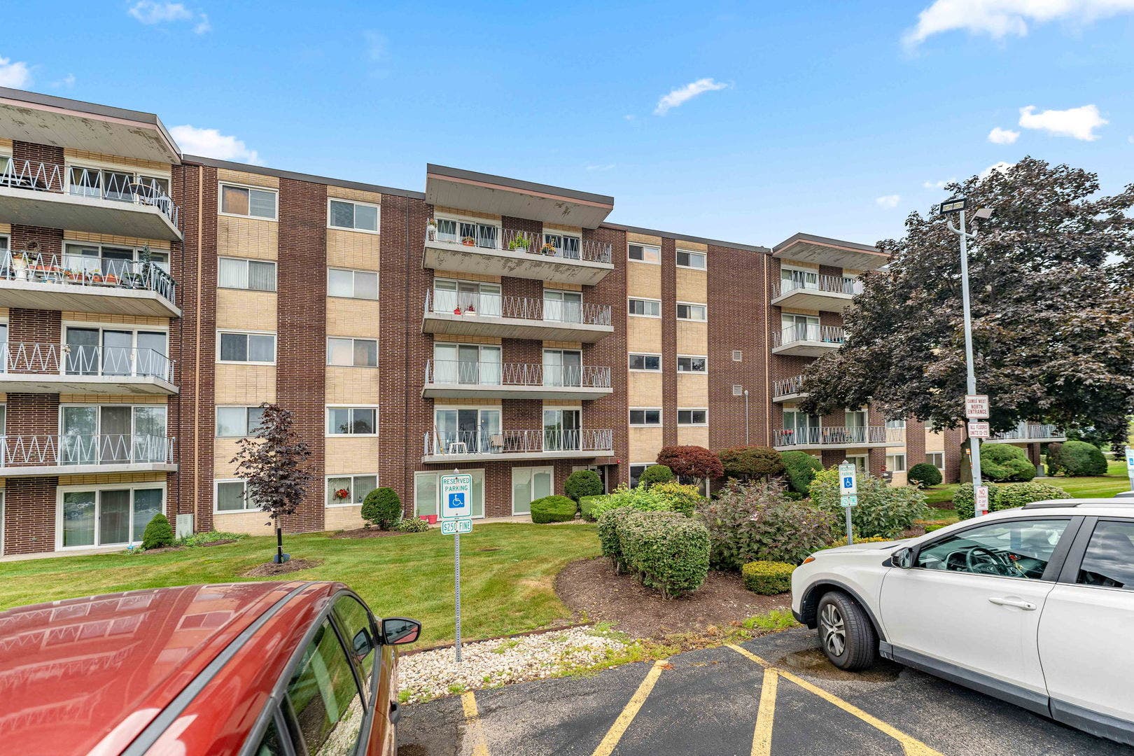 2900 Maple Avenue, #18A, Downers Grove, IL 60515