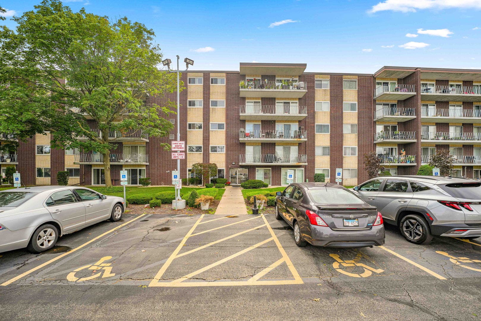 2900 Maple Avenue, #18A, Downers Grove, IL 60515
