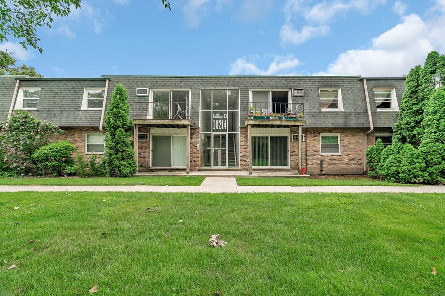 Property photo for 10214 S 84th Terrace, #312, Palos Hills, IL