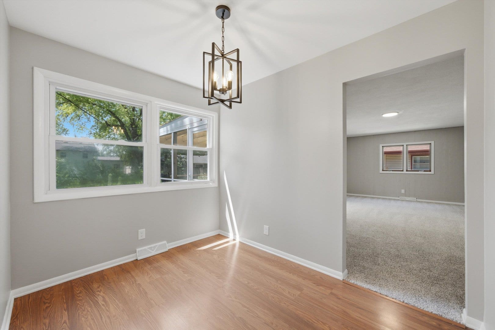 1520 Crestwood Court, Aurora, IL 60506