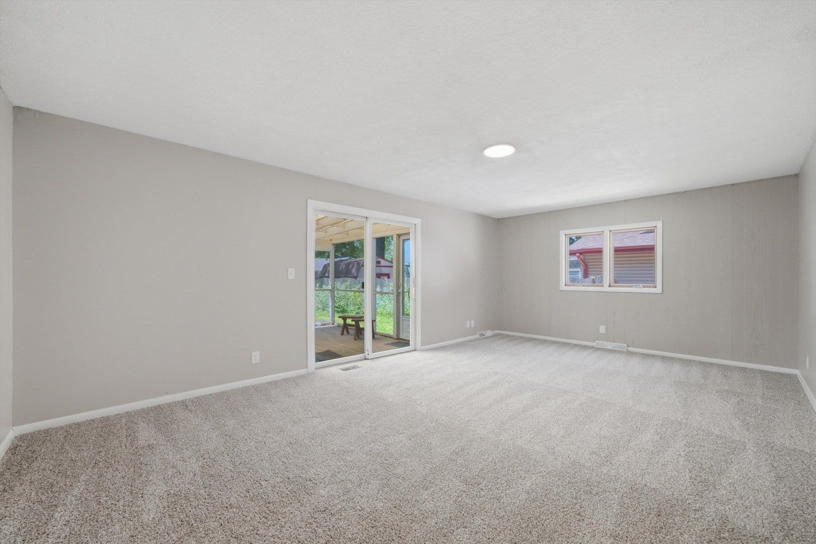 1520 Crestwood Court, Aurora, IL 60506