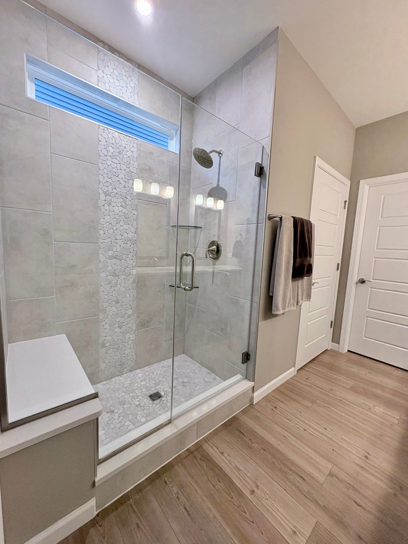 3207 Dove Mountain Drive, Aurora, IL 60503 Master bath walk in shower with seat & transom win