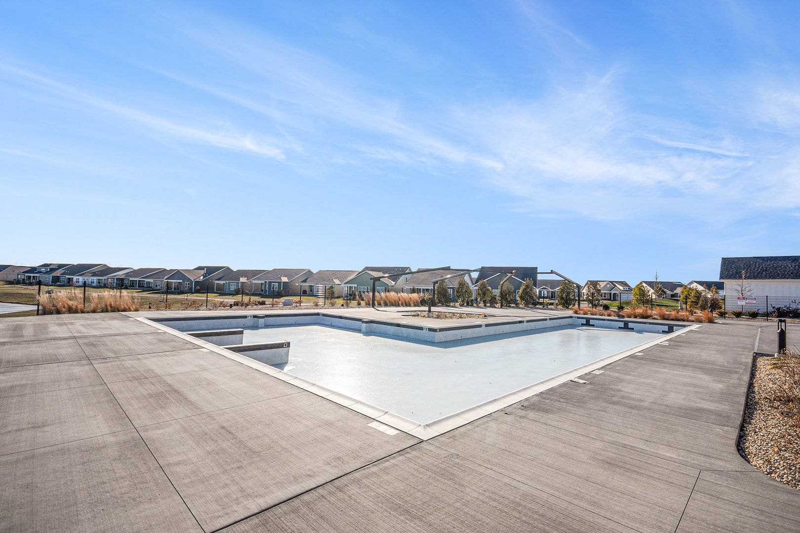 3207 Dove Mountain Drive, Aurora, IL 60503 Seasonal outdoor pool