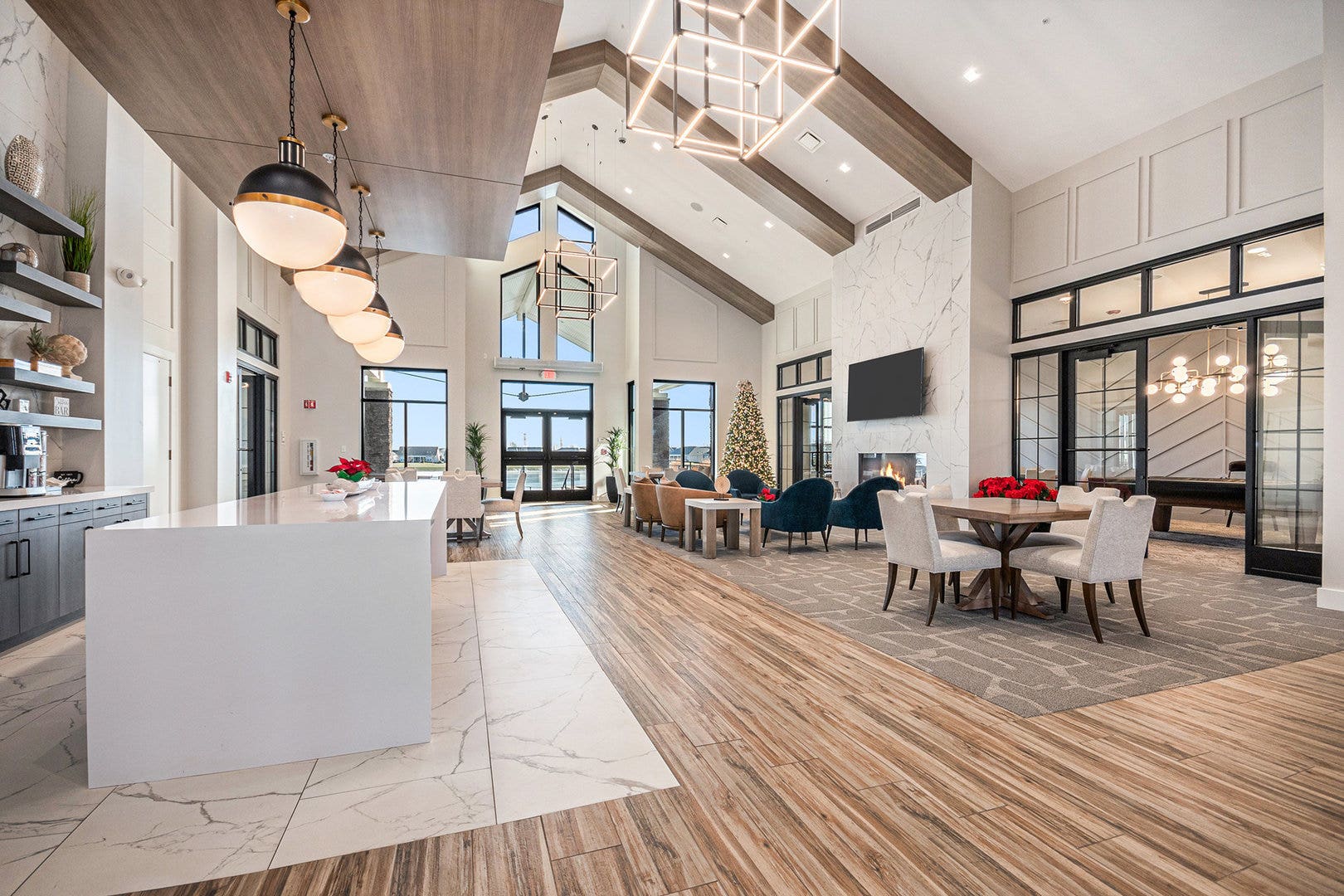 3207 Dove Mountain Drive, Aurora, IL 60503 Clubhouse coffee bar & gathering areas