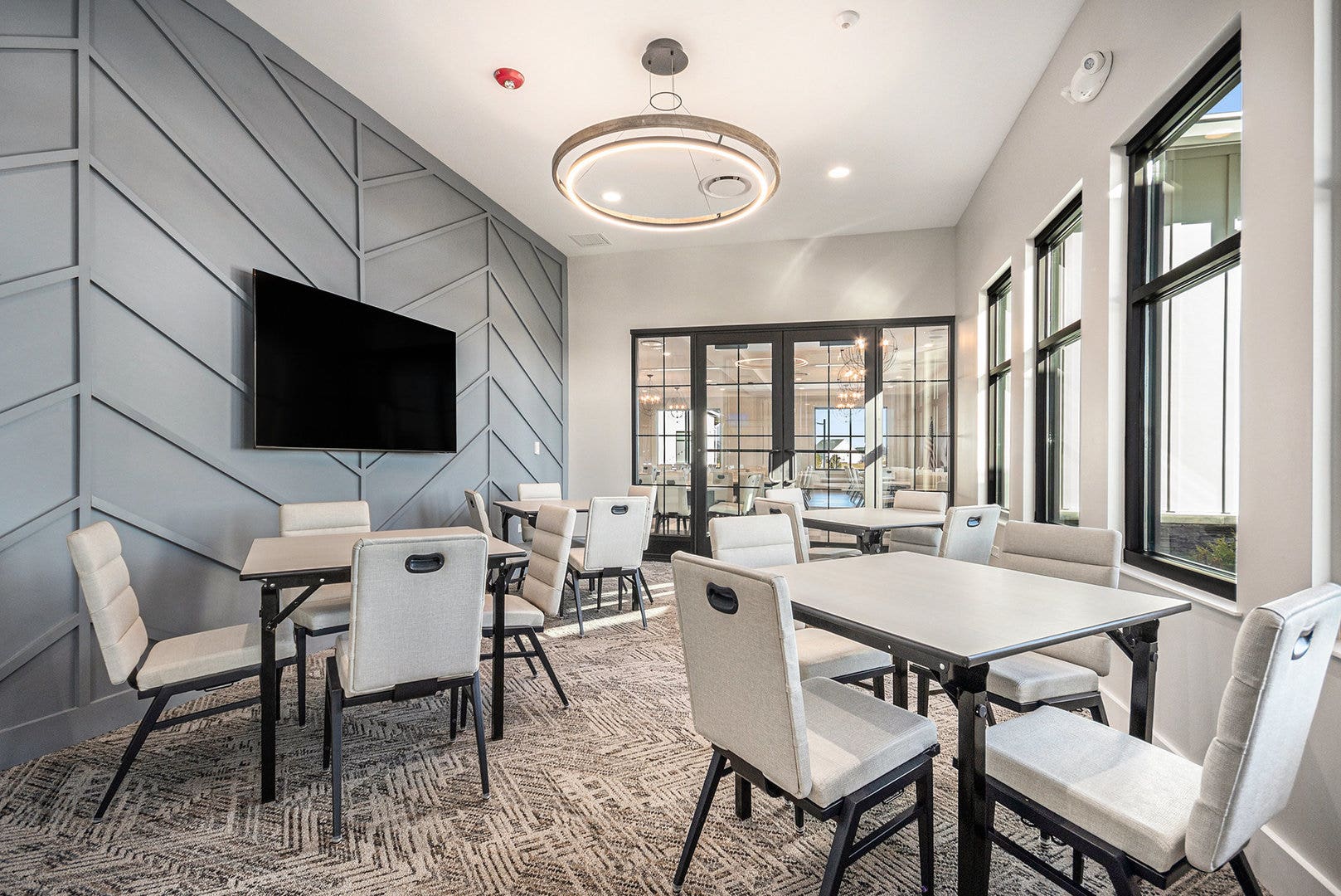 3207 Dove Mountain Drive, Aurora, IL 60503 Social meeting room