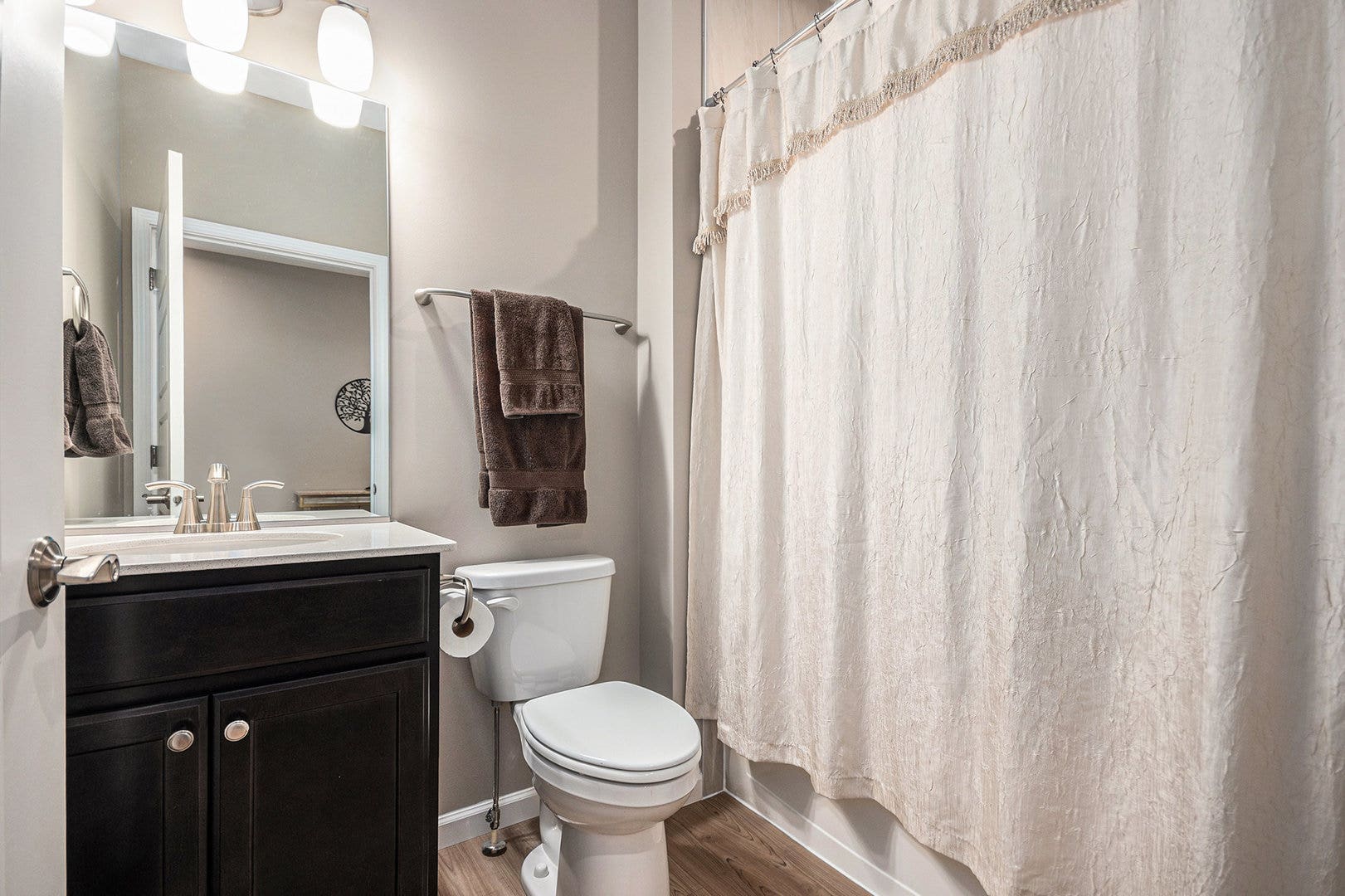 3207 Dove Mountain Drive, Aurora, IL 60503 Guest bathroom.