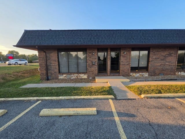 Property photo for 2801 BROADWAY Street, #A, Mt Vernon, IL