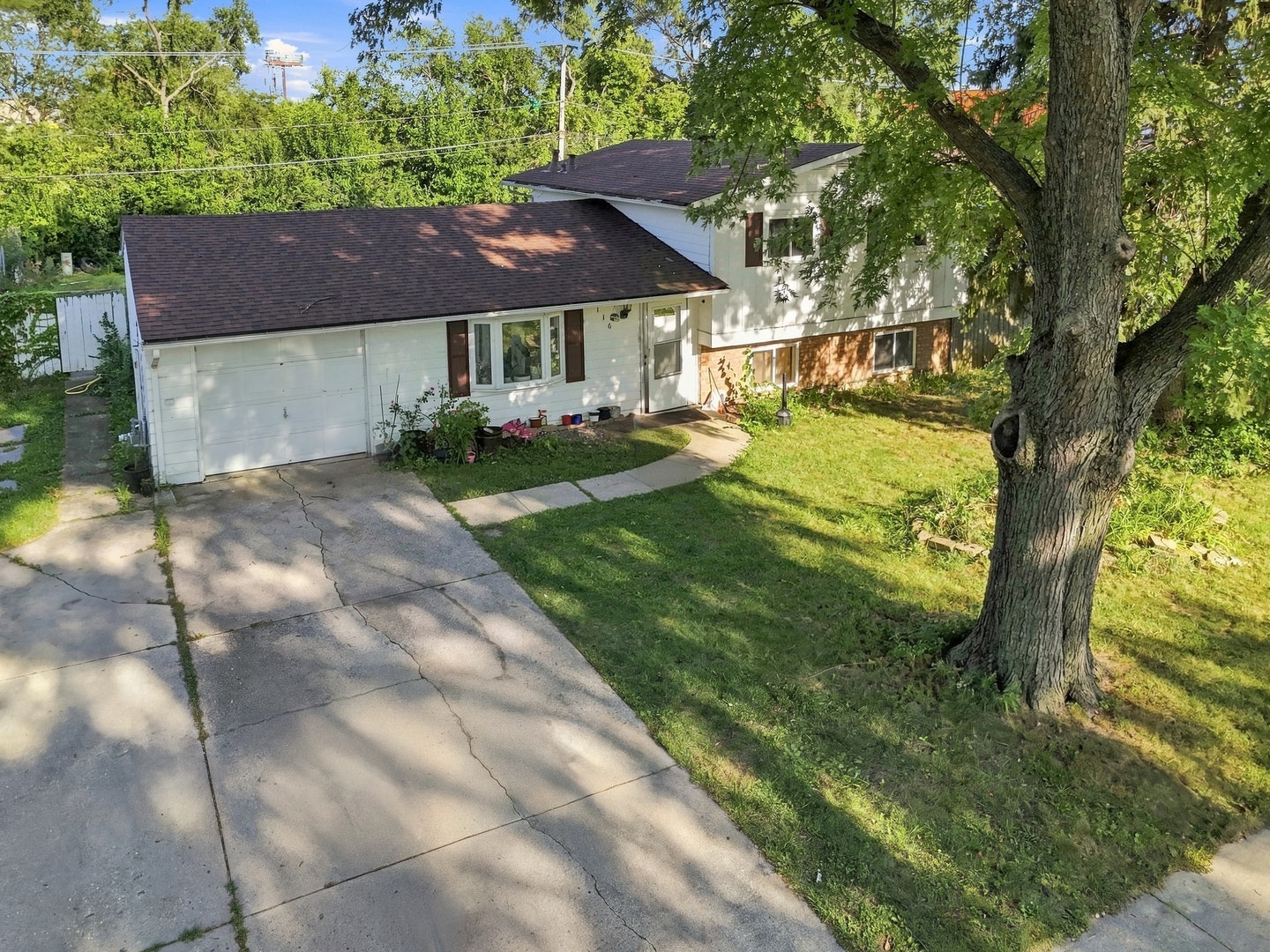 116 S Pinecrest Road, Bolingbrook, IL 60440