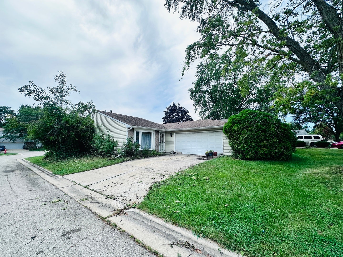 87 Highbury Drive, Elgin, IL 60120