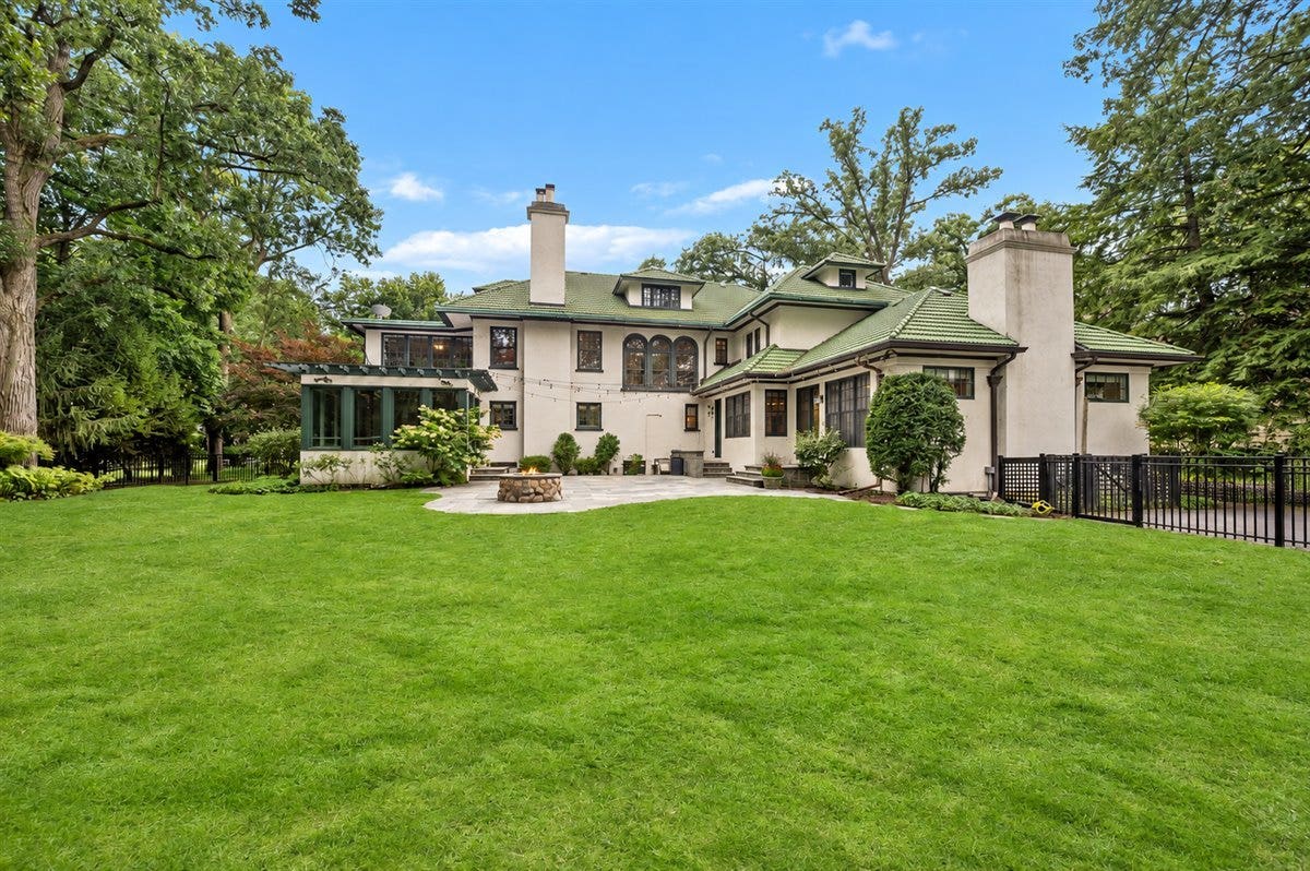 2855 Sheridan Place, Evanston, IL 60201 2855 Sheridan Place, Evanston, IL 60201