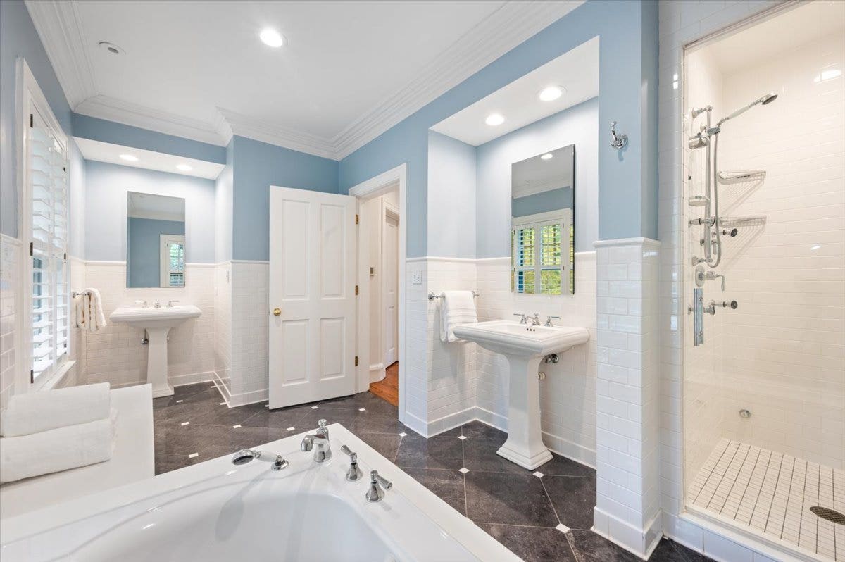 2855 Sheridan Place, Evanston, IL 60201 2855 Sheridan Place, Evanston, IL 60201