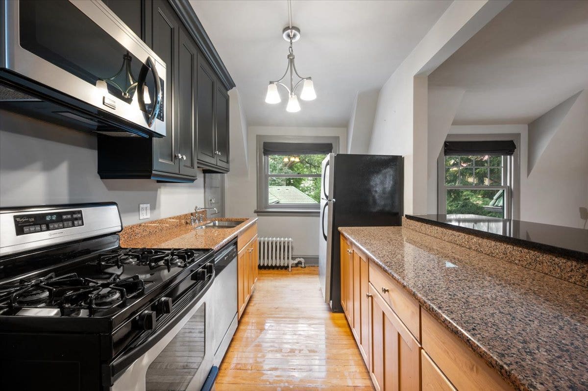 2855 Sheridan Place, Evanston, IL 60201 2855 Sheridan Place, Evanston, IL 60201